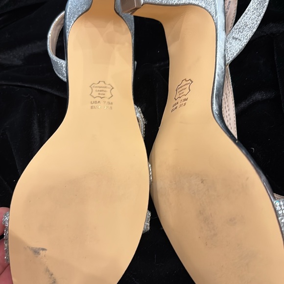 Nina New York 7.5 kitten heels
NWOT - Picture 4 of 6